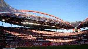 Melhor marcador de sempre da Premier League vai estar no ‘Unum, Benfica de Todos’