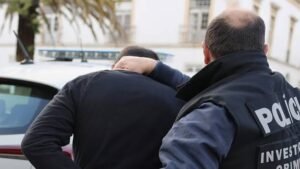 Condenado no Brasil a seis anos de prisão, cumpriu apenas quatro dias e foi detido em Portugal